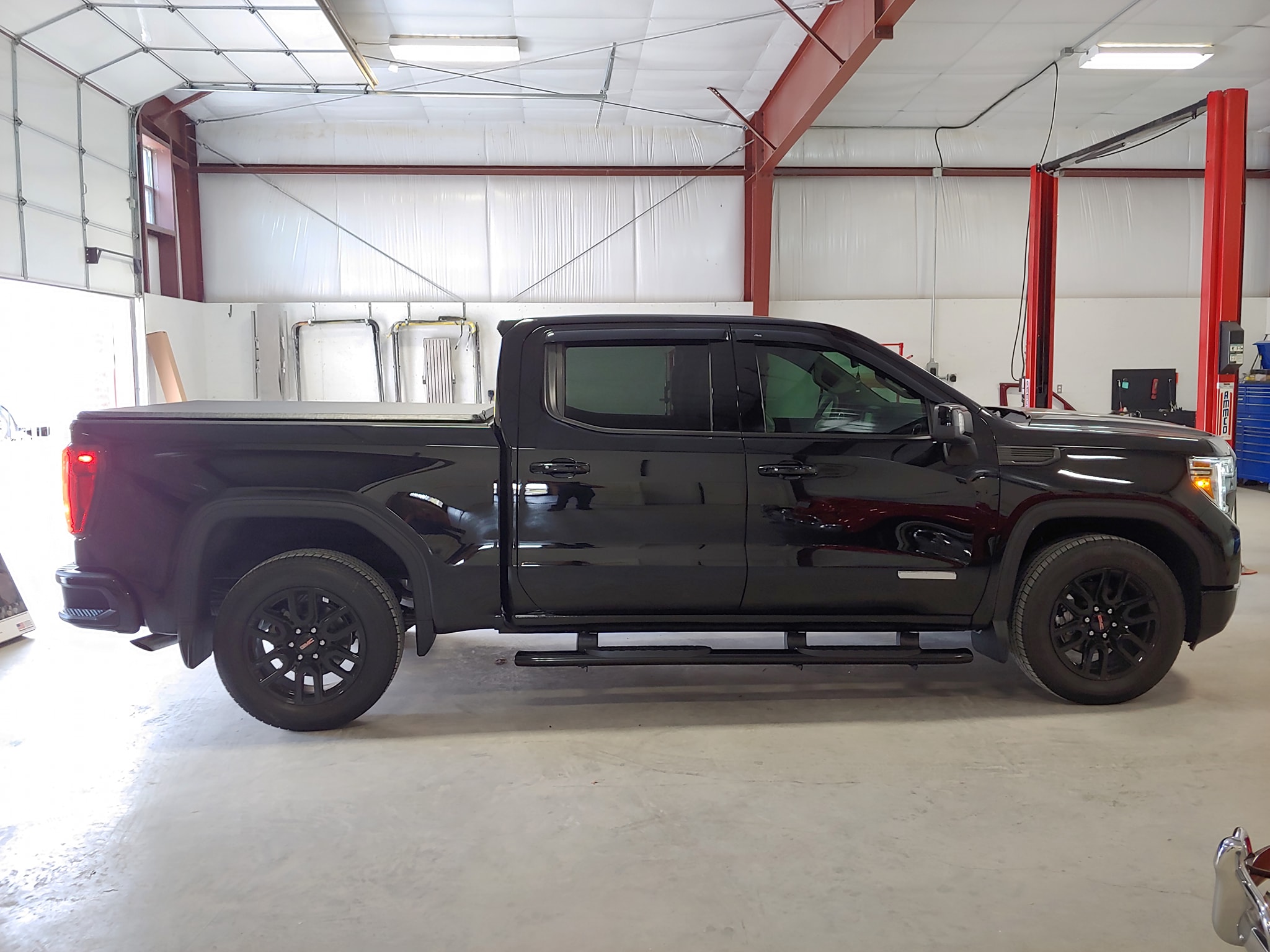 GMC Sierra Side View